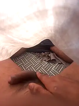 gurilove online show from December 23, 2025, 7:06 am