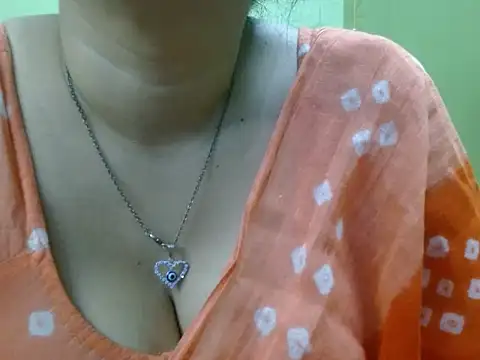 Snapshot of LOVERIAKOL chatting on May 9, 2026, 6:35 pm LOVERIAKOL online show from May 9, 2026, 6:35 pm