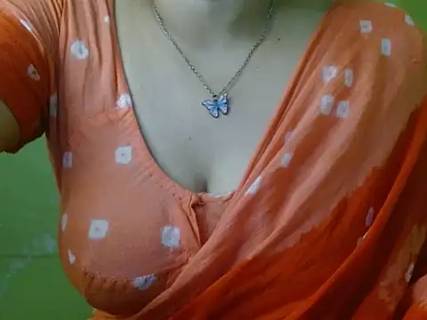 Snapshot of LOVERIAKOL chatting on July 14, 2026, 10:21 am LOVERIAKOL online show from July 14, 2026, 10:21 am
