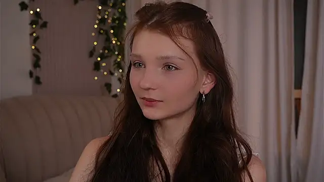 Snapshot of CindyGarrison chatting on June 17, 2026, 11:27 pm CindyGarrison online show from June 17, 2026, 11:27 pm