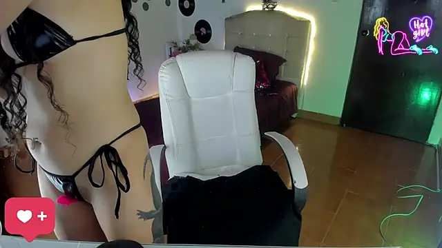 Snapshot of vampirellaa_crazy_ chatting on June 25, 2026, 8:02 pm vampirellaa crazy online show from June 25, 2026, 8:02 pm