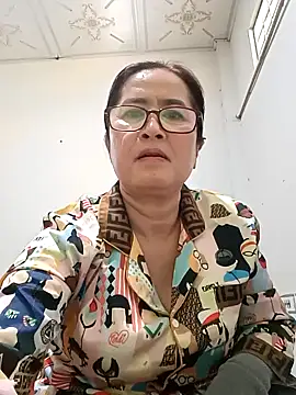 Snapshot of phnz chatting on January 6, 2025, 3:53 am phnz online show from January 6, 2025, 3:53 am