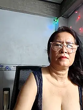 Snapshot of phnz chatting on December 5, 2025, 1:20 pm phnz online show from December 5, 2025, 1:20 pm