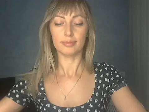 EffectMaya online show from December 21, 2025, 4:14 pm