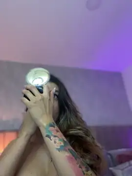 Snapshot of Victoria_romanox chatting on February 13, 2025, 2:23 am Victoria romanox online show from February 13, 2025, 2:23 am