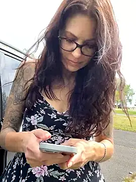 BeautifulMesss online show from September 16, 2025, 4:30 pm