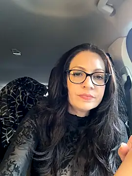 BeautifulMesss online show from October 28, 2025, 4:31 pm