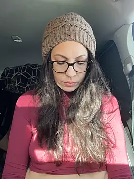 BeautifulMesss online show from December 15, 2025, 4:22 pm