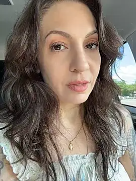 BeautifulMesss online show from June 21, 2026, 4:20 pm
