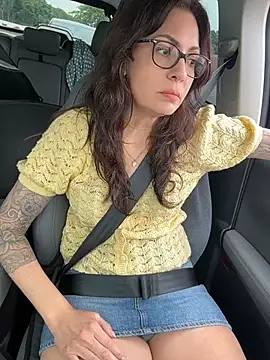 BeautifulMesss online show from July 16, 2026, 3:40 pm