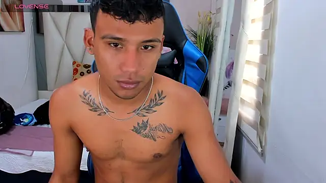 Snapshot of Backsex_boy chatting on February 5, 2025, 4:36 pm Backsex boy online show from February 5, 2025, 4:36 pm