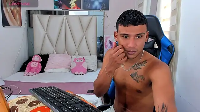 Snapshot of Backsex_boy chatting on February 7, 2025, 6:34 pm Backsex boy online show from February 7, 2025, 6:34 pm