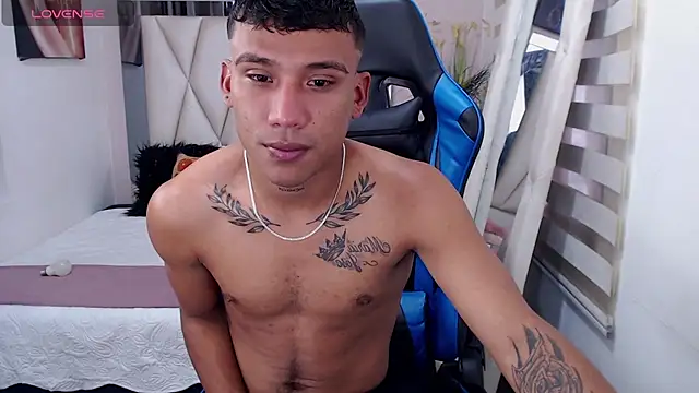 Snapshot of Backsex_boy chatting on February 20, 2025, 6:35 pm Backsex boy online show from February 20, 2025, 6:35 pm