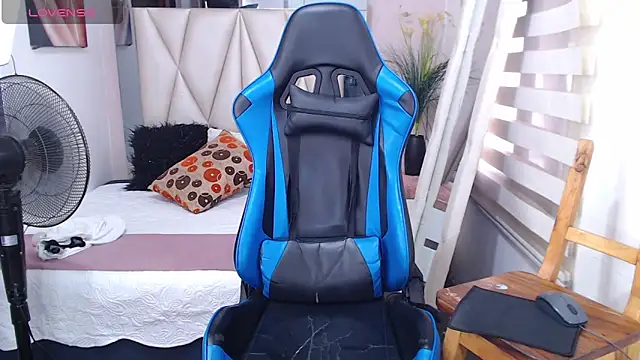 Snapshot of Backsex_boy chatting on February 21, 2025, 6:37 pm Backsex boy online show from February 21, 2025, 6:37 pm