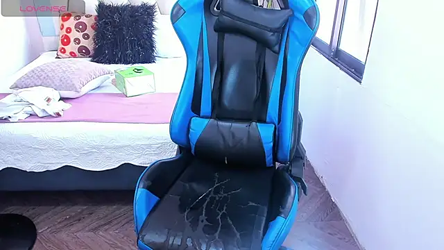 Snapshot of Backsex_boy chatting on February 28, 2025, 4:42 pm Backsex boy online show from February 28, 2025, 4:42 pm