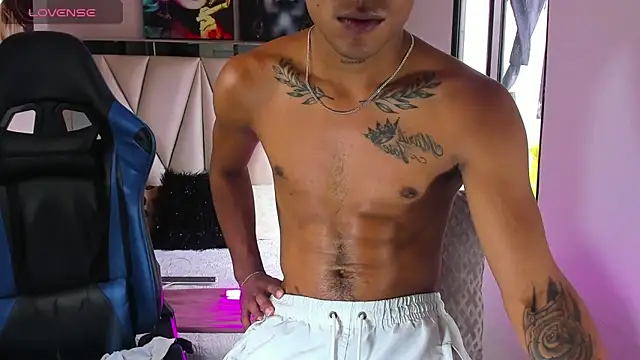 Snapshot of Backsex_boy chatting on March 2, 2025, 7:12 pm Backsex boy online show from March 2, 2025, 7:12 pm