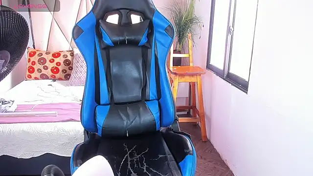 Snapshot of Backsex_boy chatting on March 4, 2025, 5:13 pm Backsex boy online show from March 4, 2025, 5:13 pm