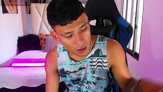 Snapshot of Backsex_boy chatting on March 7, 2025, 3:07 pm Backsex boy online show from March 7, 2025, 3:07 pm