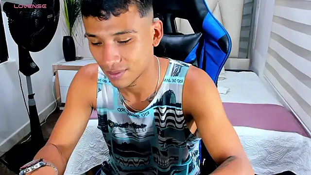 Snapshot of Backsex_boy chatting on March 17, 2025, 4:51 am Backsex boy online show from March 17, 2025, 4:51 am