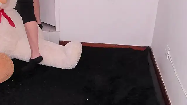 Snapshot of rousesuly chatting on January 10, 2025, 10:25 pm rousesuly online show from January 10, 2025, 10:25 pm