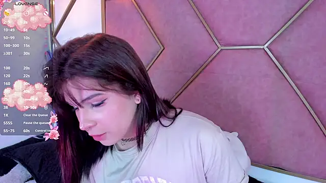 Snapshot of Yuri_Stars chatting on March 4, 2025, 4:20 pm Yuri Stars online show from March 4, 2025, 4:20 pm