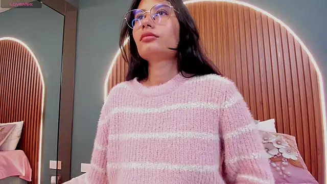 NayeCloud online show from October 17, 2025, 3:42 am