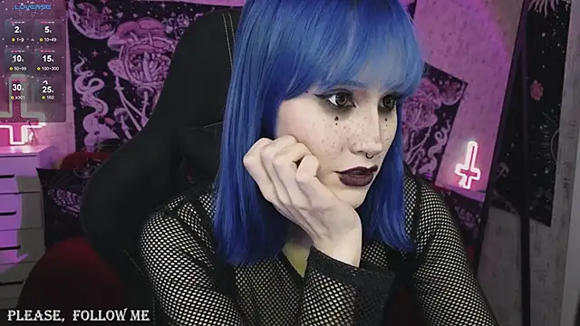 Snapshot of little_Elika chatting on December 3, 2024, 10:18 pm little Elika online show from December 3, 2024, 10:18 pm