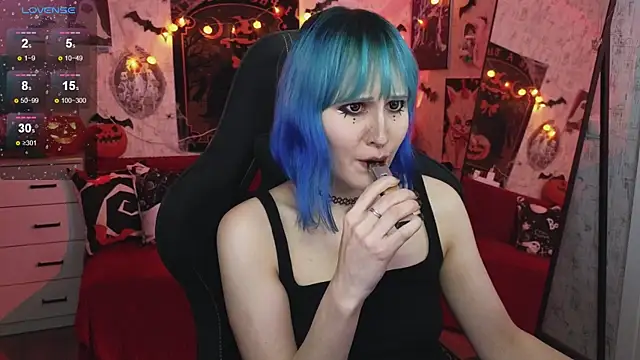 Snapshot of little_Elika chatting on October 16, 2025, 9:38 pm little Elika online show from October 16, 2025, 9:38 pm