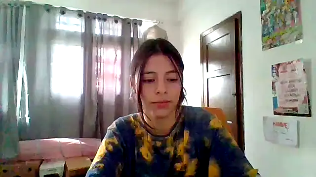 Snapshot of Sasha_Petitte chatting on February 10, 2025, 1:33 pm Sasha Petitte online show from February 10, 2025, 1:33 pm