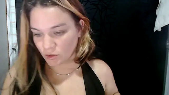 Snapshot of love_and_Lust chatting on October 8, 2025, 3:31 pm love and Lust online show from October 8, 2025, 3:31 pm