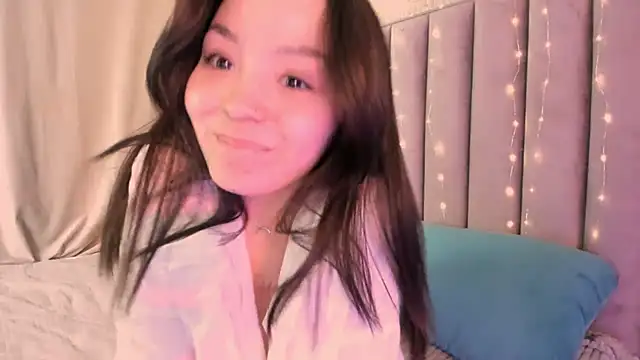 Snapshot of TaiteGloss chatting on March 9, 2025, 10:19 pm TaiteGloss online show from March 9, 2025, 10:19 pm