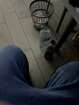 Snapshot of Lucom23 chatting on December 1, 2024, 4:40 pm Lucom23 online show from December 1, 2024, 4:40 pm