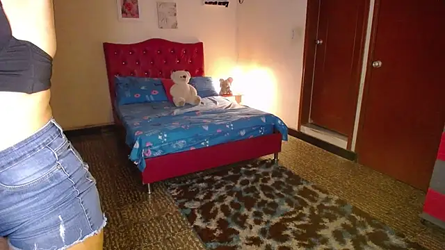 danielle rose 1 online show from February 11, 2026, 2:11 pm