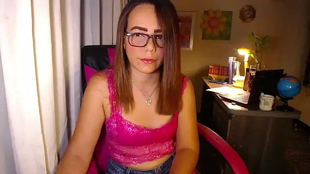 Snapshot of danielle_rose_1 chatting on May 31, 2026, 5:53 pm danielle rose 1 online show from May 31, 2026, 5:53 pm