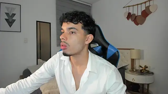 mateoleonee online show from March 6, 2025, 11:31 pm