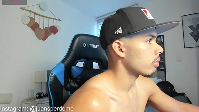 mateoleonee online show from September 12, 2025, 7:47 pm