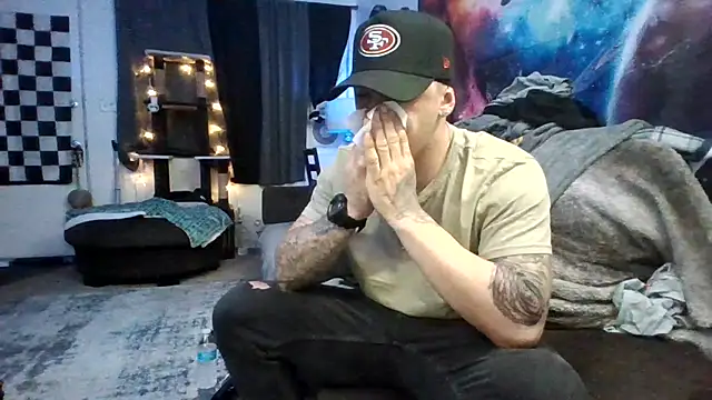 Snapshot of Antoniothedon chatting on December 13, 2024, 6:42 am Antoniothedon online show from December 13, 2024, 6:42 am