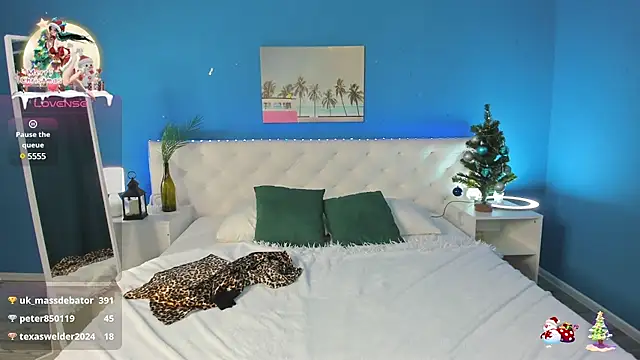 Snapshot of Hellen_Moore chatting on December 27, 2024, 3:53 am Hellen Moore online show from December 27, 2024, 3:53 am