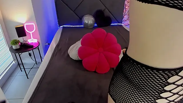 Snapshot of CassieEvans chatting on September 26, 2025, 5:44 am CassieEvans online show from September 26, 2025, 5:44 am