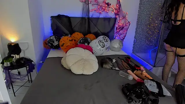 Snapshot of CassieEvans chatting on October 31, 2025, 6:47 am CassieEvans online show from October 31, 2025, 6:47 am