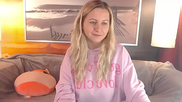 Snapshot of BigBoobsARRI chatting on December 18, 2024, 11:08 pm BigBoobsARRI online show from December 18, 2024, 11:08 pm