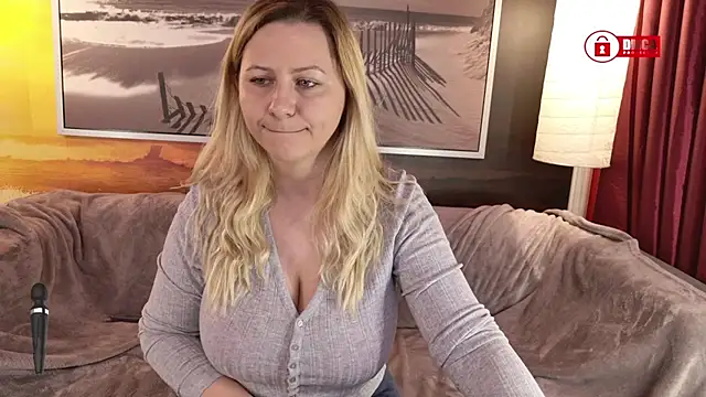 Snapshot of BigBoobsARRI chatting on March 5, 2025, 6:54 am BigBoobsARRI online show from March 5, 2025, 6:54 am