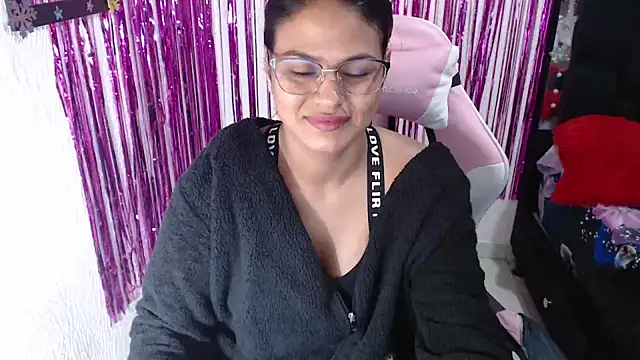 Snapshot of SweetAlmaa chatting on June 11, 2026, 10:13 am SweetAlmaa online show from June 11, 2026, 10:13 am