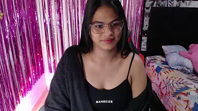 SweetAlmaa online show from June 26, 2026, 10:19 am