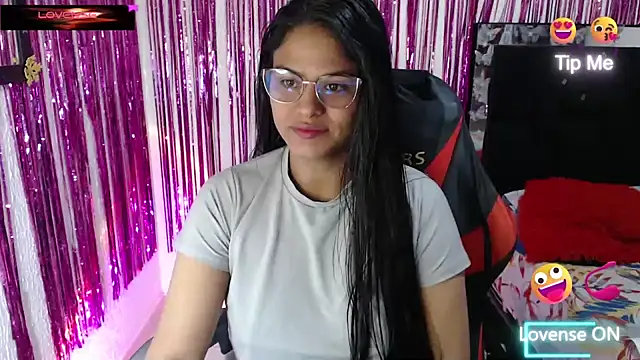 SweetAlmaa online show from July 4, 2026, 10:54 am