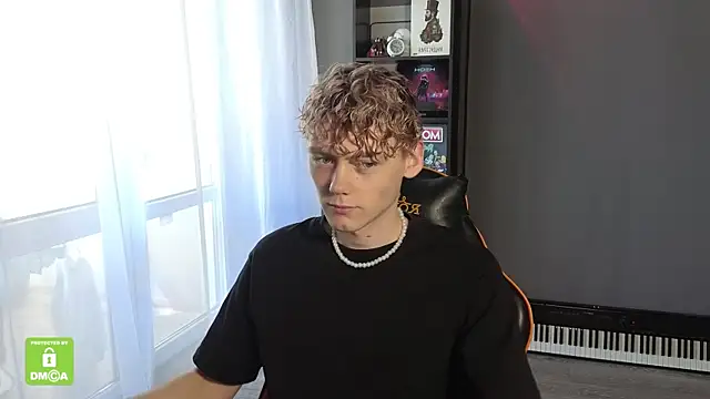 Snapshot of Keytaro chatting on September 12, 2025, 11:32 am Keytaro online show from September 12, 2025, 11:32 am