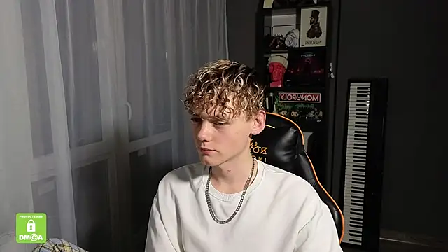 Snapshot of Keytaro chatting on September 18, 2025, 7:27 pm Keytaro online show from September 18, 2025, 7:27 pm