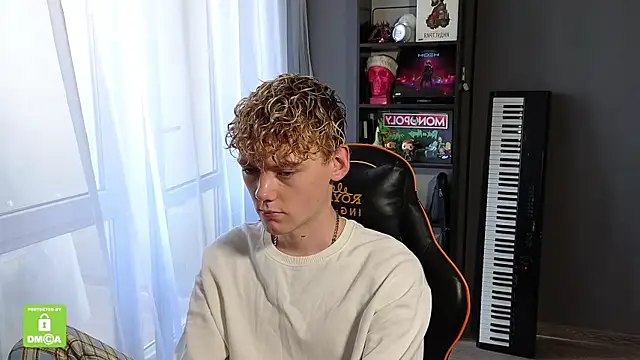 Snapshot of Keytaro chatting on September 19, 2025, 8:16 am Keytaro online show from September 19, 2025, 8:16 am