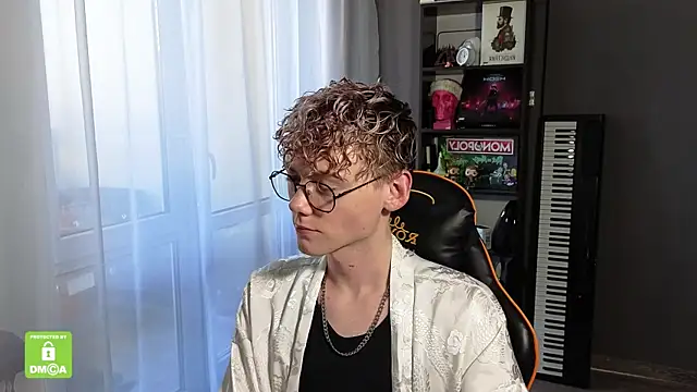 Snapshot of Keytaro chatting on September 21, 2025, 8:49 am Keytaro online show from September 21, 2025, 8:49 am