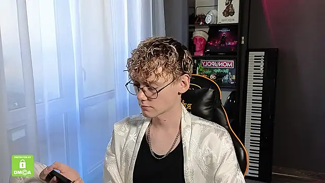 Snapshot of Keytaro chatting on September 22, 2025, 6:37 am Keytaro online show from September 22, 2025, 6:37 am